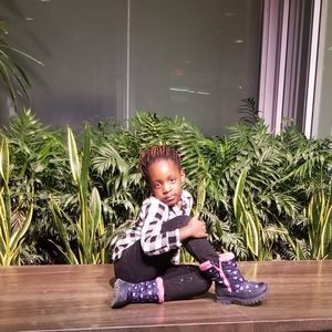 Meet your Posher, Rolandtine felicitee